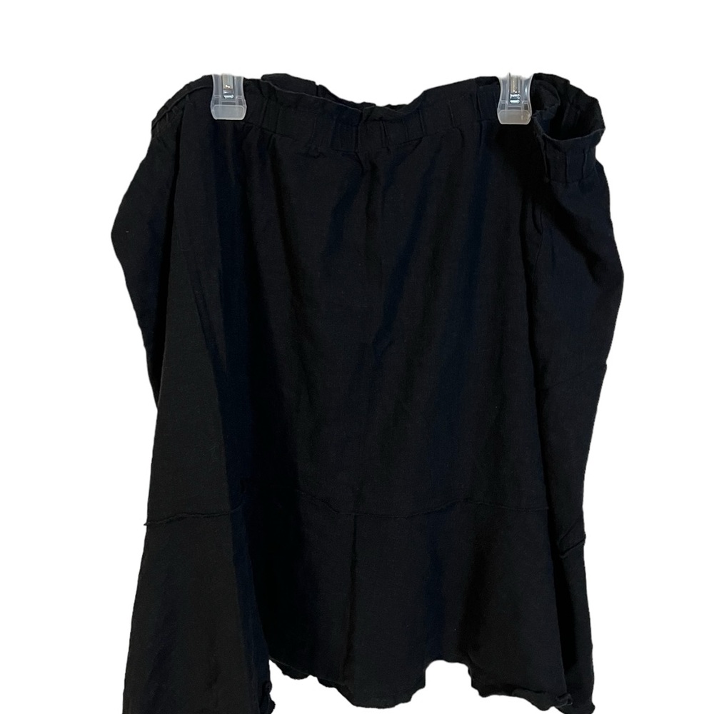 An Addition Elle black skirt in size 22